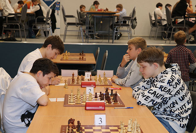 bl_chess13.jpg